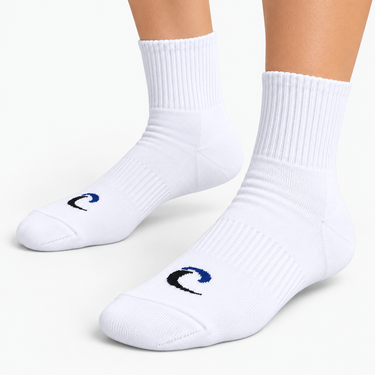 Calcetines blancos con logo curvo